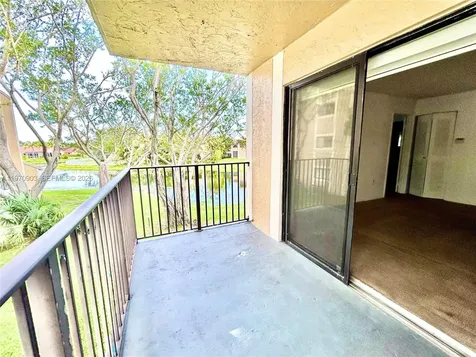 400 W Palm Circle W Miramar FL 33025