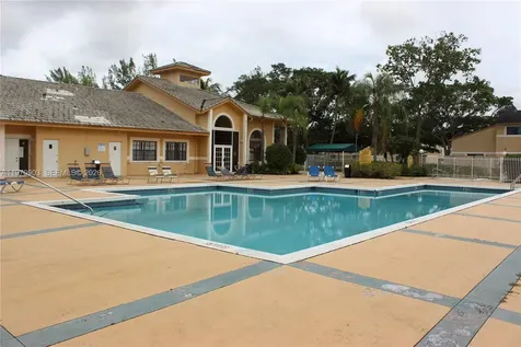 400 W Palm Circle W Miramar FL 33025
