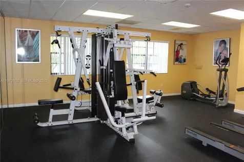 400 W Palm Circle W Miramar FL 33025