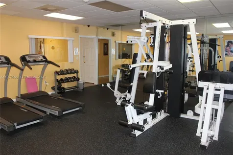 400 W Palm Circle W Miramar FL 33025