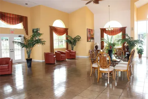 400 W Palm Circle W Miramar FL 33025