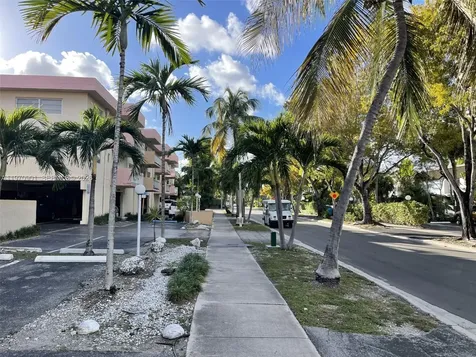 3522 NE 171st Street North Miami Beach FL 33160