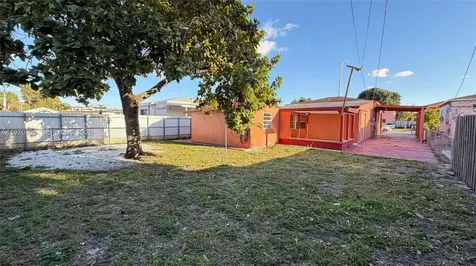 309 E 18th Street Hialeah FL 33010