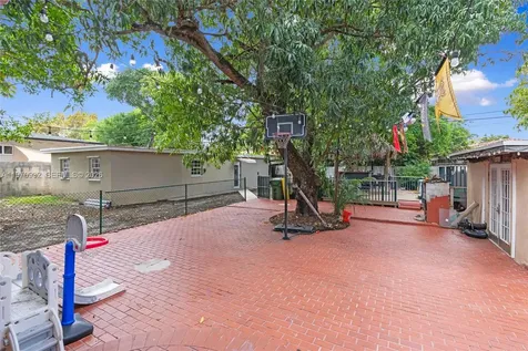 700 SW 44th Place Miami FL 33134