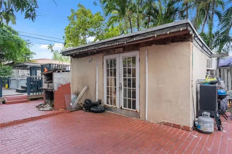 700 SW 44th Place Miami FL 33134