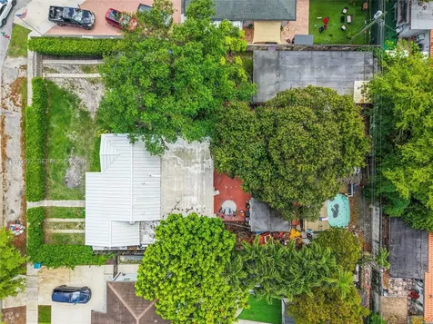 700 SW 44th Place Miami FL 33134