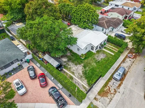 700 SW 44th Place Miami FL 33134