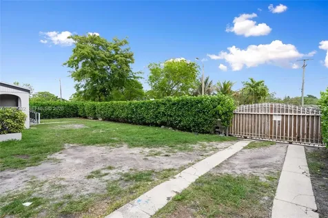 700 SW 44th Place Miami FL 33134