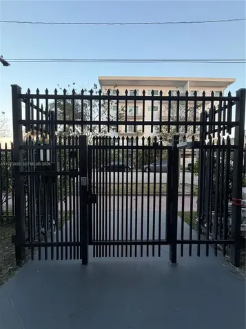 7900 Tatum Waterway Drive Miami Beach FL 33141
