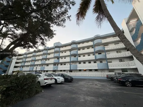 7900 Tatum Waterway Drive Miami Beach FL 33141
