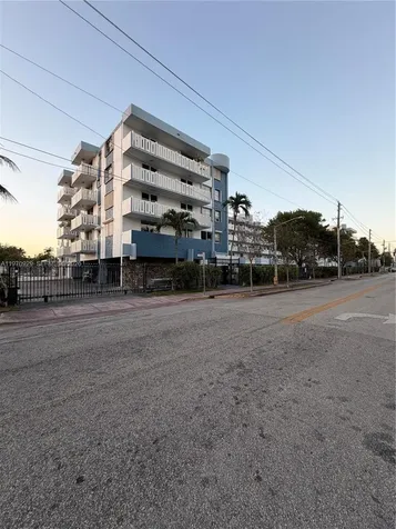 7900 Tatum Waterway Drive Miami Beach FL 33141