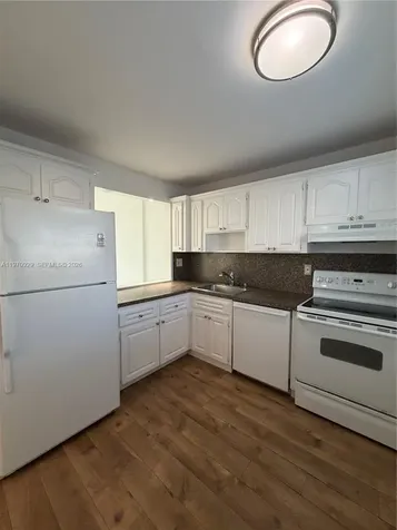 7900 Tatum Waterway Drive Miami Beach FL 33141