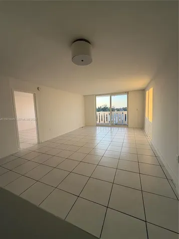 7900 Tatum Waterway Drive Miami Beach FL 33141