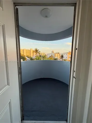 7900 Tatum Waterway Drive Miami Beach FL 33141