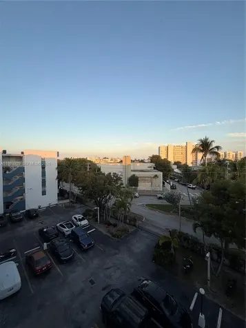 7900 Tatum Waterway Drive Miami Beach FL 33141