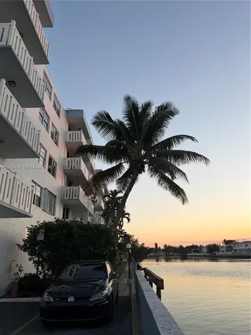 7900 Tatum Waterway Drive Miami Beach FL 33141