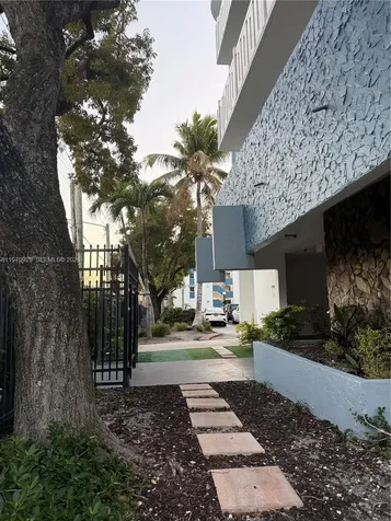 7900 Tatum Waterway Drive Miami Beach FL 33141