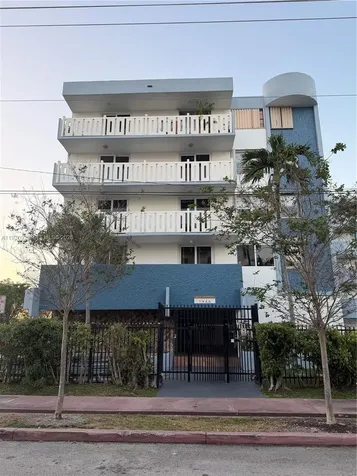 7900 Tatum Waterway Drive Miami Beach FL 33141