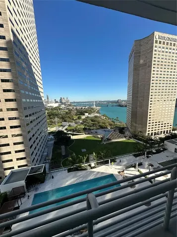 325 S Biscayne Boulevard Miami FL 33131