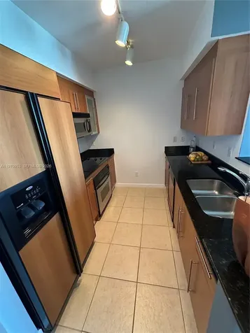 325 S Biscayne Boulevard Miami FL 33131