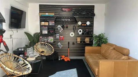 Hallandale Beach FL 33009
