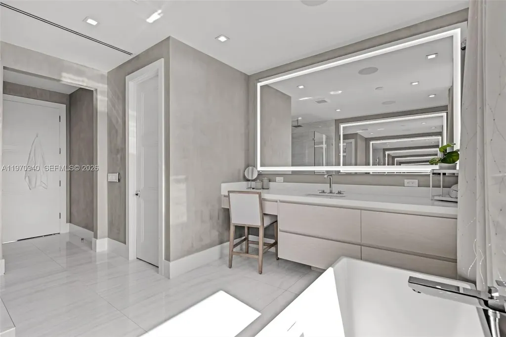 225 NE 3rd Street Boca Raton FL 33432