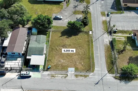 2572 NW 66th Street Miami FL 33147