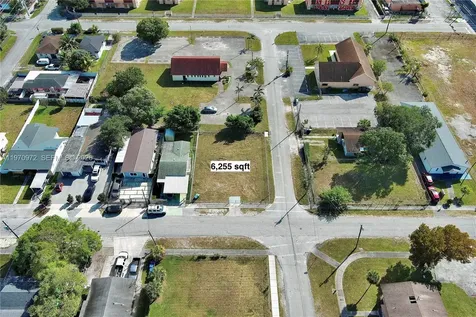 2572 NW 66th Street Miami FL 33147