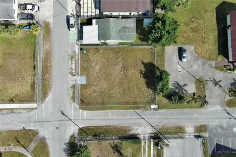 2572 NW 66th Street Miami FL 33147