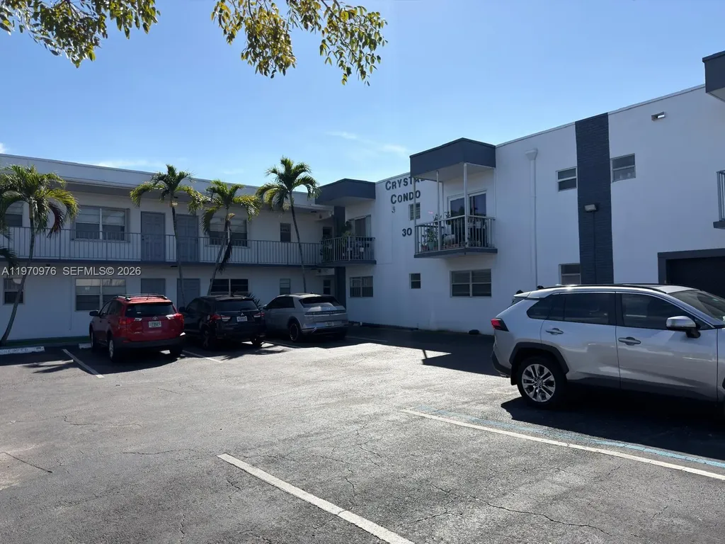 30 SE 4th Avenue Hallandale Beach FL 33009