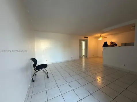30 SE 4th Avenue Hallandale Beach FL 33009