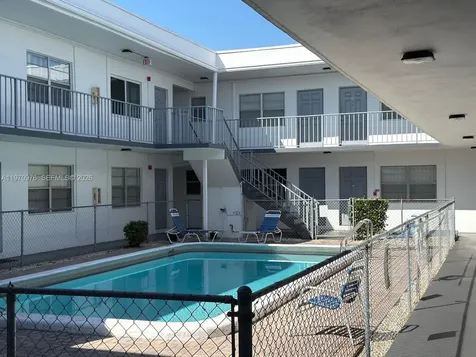 30 SE 4th Avenue Hallandale Beach FL 33009
