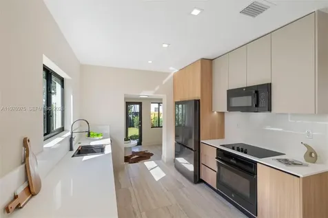 2385 SW 22nd Terrace Miami FL 33145