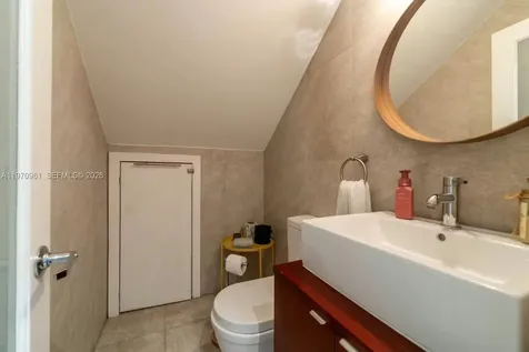 1061 Michigan Avenue Miami Beach FL 33139