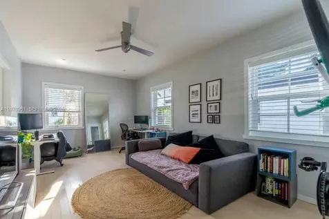 1061 Michigan Avenue Miami Beach FL 33139