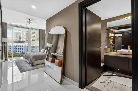 200 Biscayne Boulevard Way Miami FL 33131