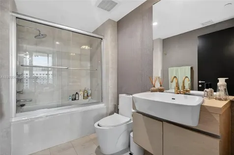 200 Biscayne Boulevard Way Miami FL 33131