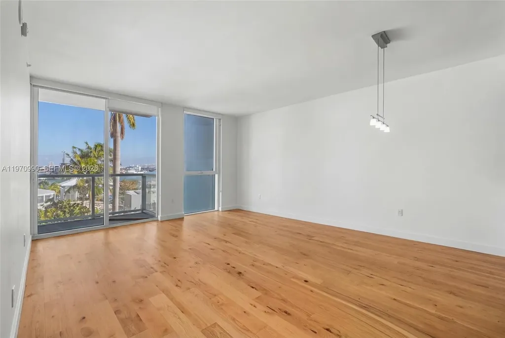253 NE 2nd Street Miami FL 33132
