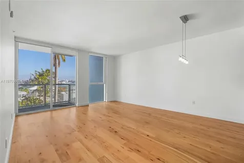 253 NE 2nd Street Miami FL 33132