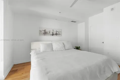 253 NE 2nd Street Miami FL 33132