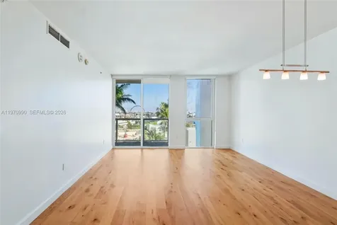 253 NE 2nd Street Miami FL 33132