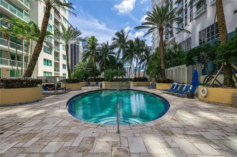 253 NE 2nd Street Miami FL 33132