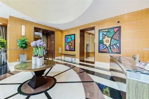 253 NE 2nd Street Miami FL 33132