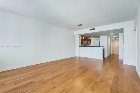 253 NE 2nd Street Miami FL 33132