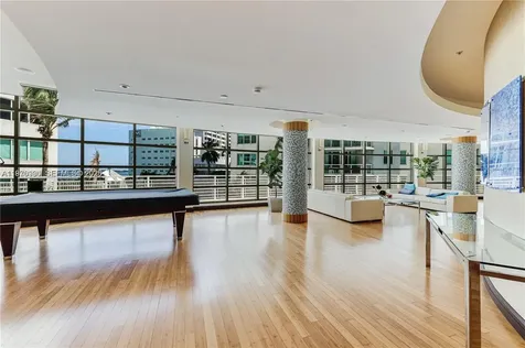253 NE 2nd Street Miami FL 33132