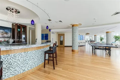 253 NE 2nd Street Miami FL 33132
