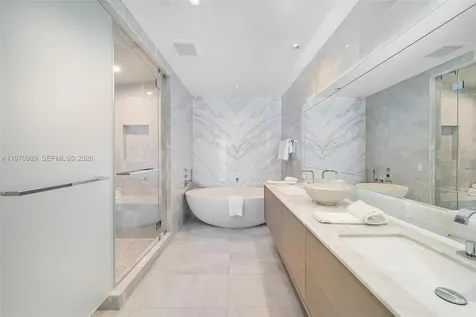 18501 Collins Avenue North Miami Beach FL 33160
