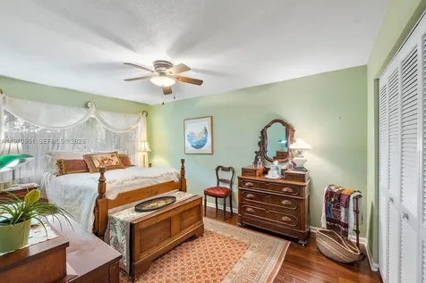 4905 SW 71st Place Miami FL 33155