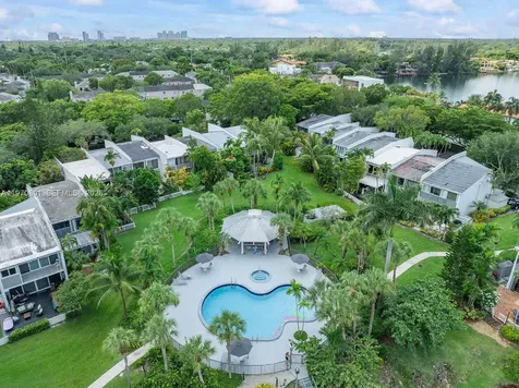 4905 SW 71st Place Miami FL 33155