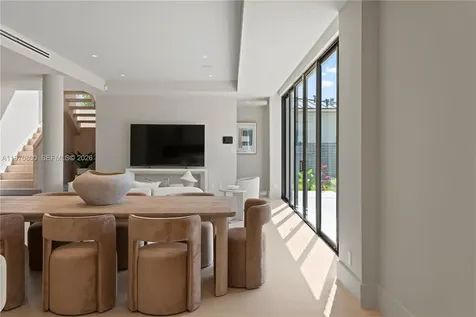 5854 SW 30th Street Miami FL 33155